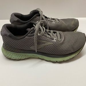 Brooks Adrenaline GTS 20 Running Shoe Sneakers Gray Mint Green Women’s Sz 8